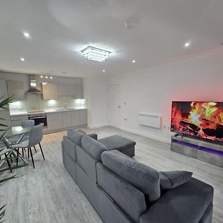 Serenity Waterfront 2 Bed Apartment Northfleet Bagian luar foto