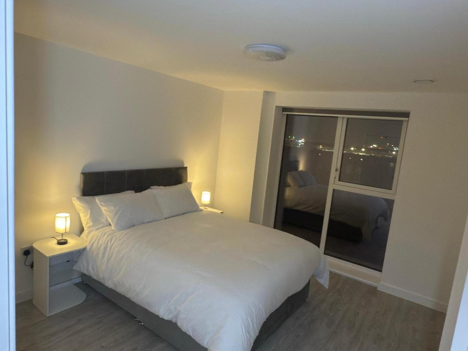 Serenity Waterfront 2 Bed Apartment Northfleet Bagian luar foto