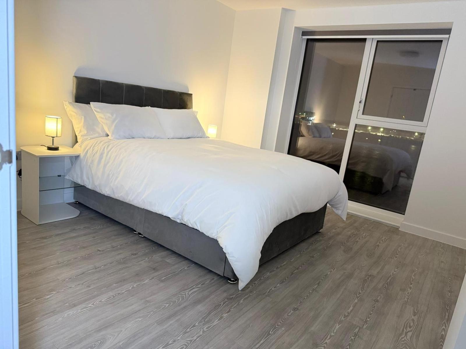Serenity Waterfront 2 Bed Apartment Northfleet Bagian luar foto