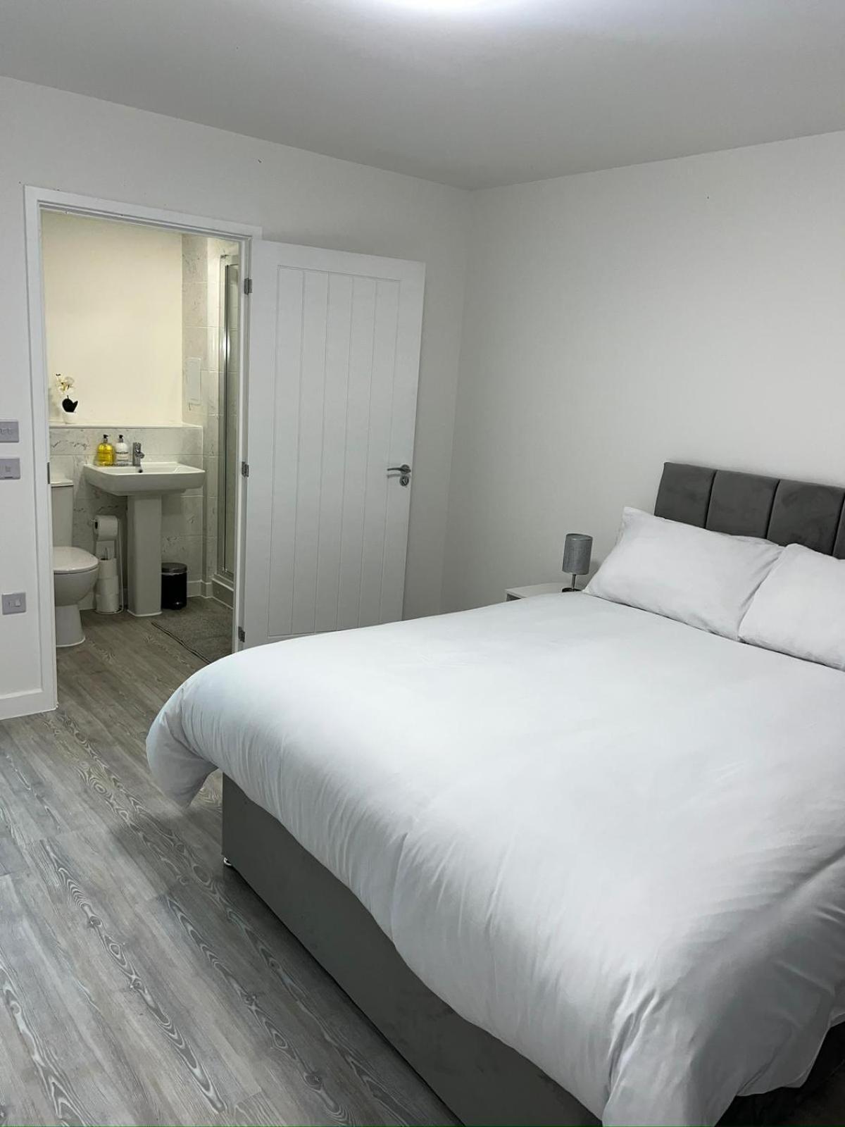 Serenity Waterfront 2 Bed Apartment Northfleet Bagian luar foto
