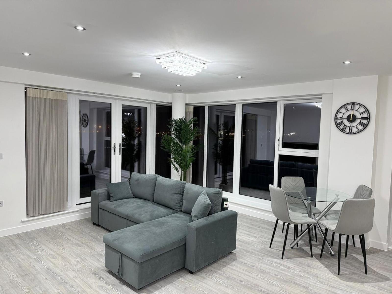 Serenity Waterfront 2 Bed Apartment Northfleet Bagian luar foto