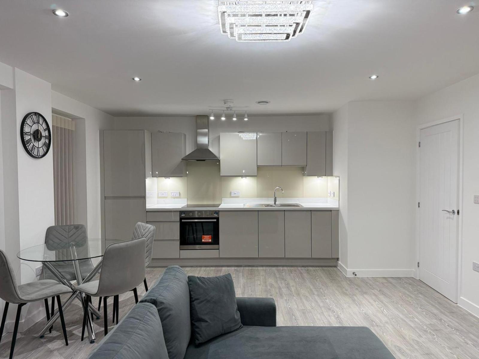 Serenity Waterfront 2 Bed Apartment Northfleet Bagian luar foto