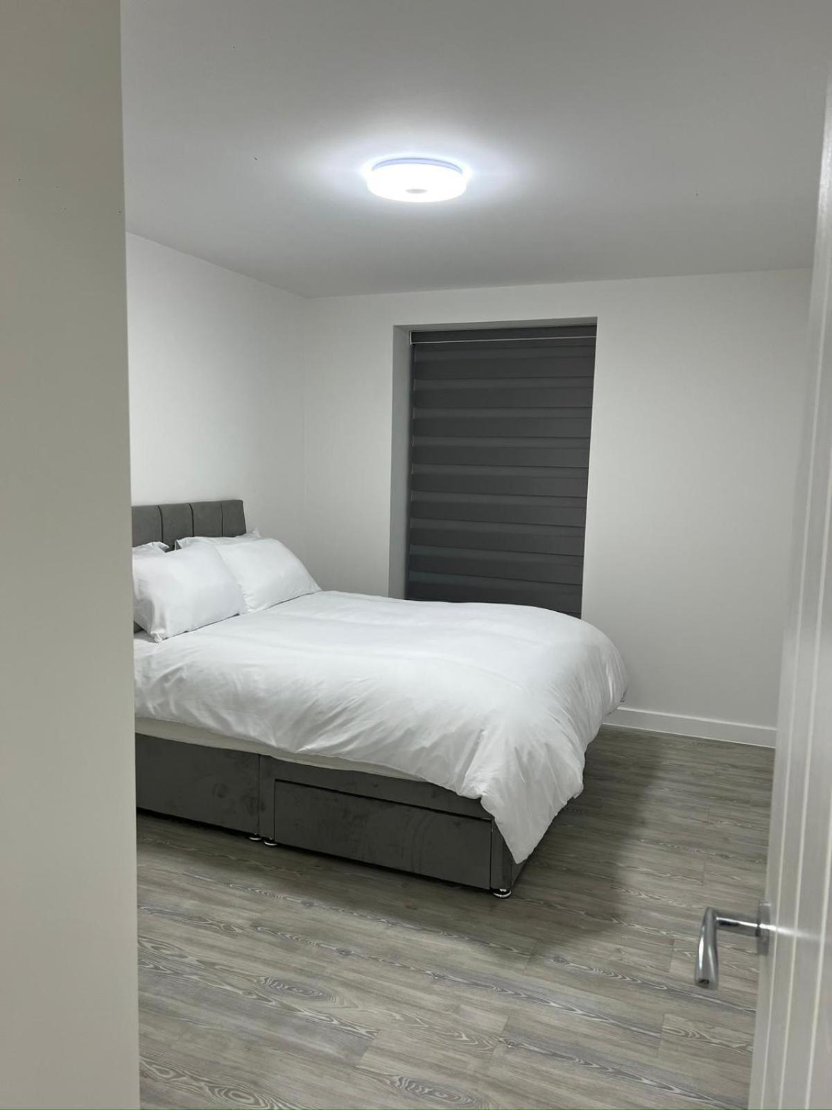 Serenity Waterfront 2 Bed Apartment Northfleet Bagian luar foto