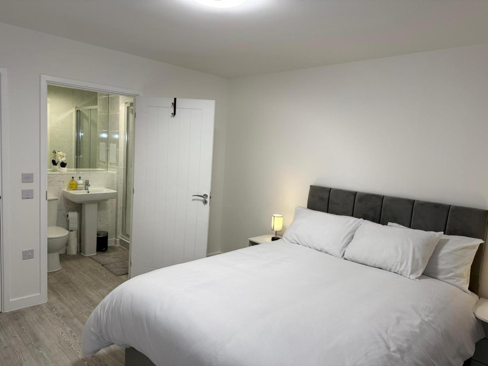 Serenity Waterfront 2 Bed Apartment Northfleet Bagian luar foto