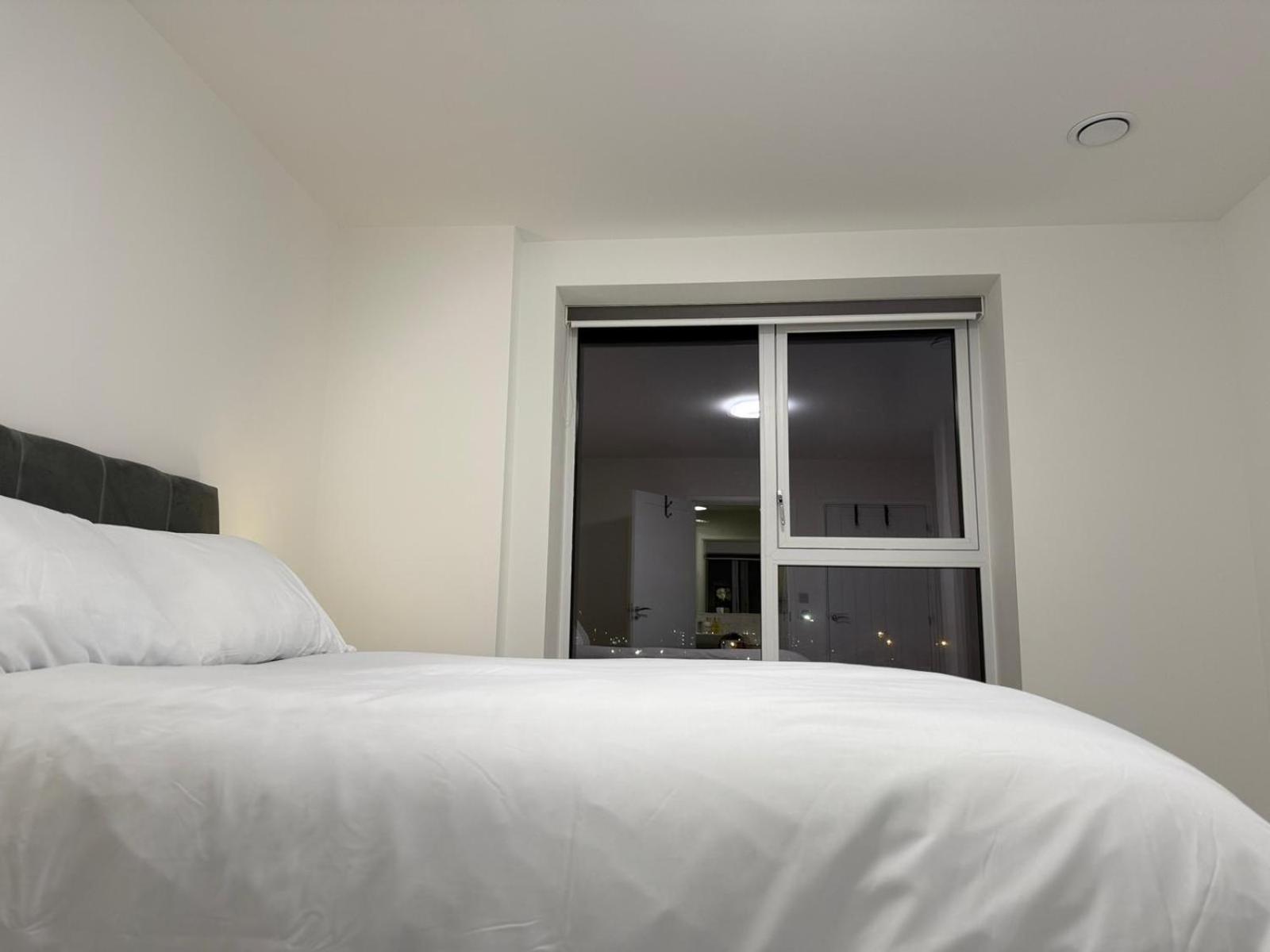 Serenity Waterfront 2 Bed Apartment Northfleet Bagian luar foto