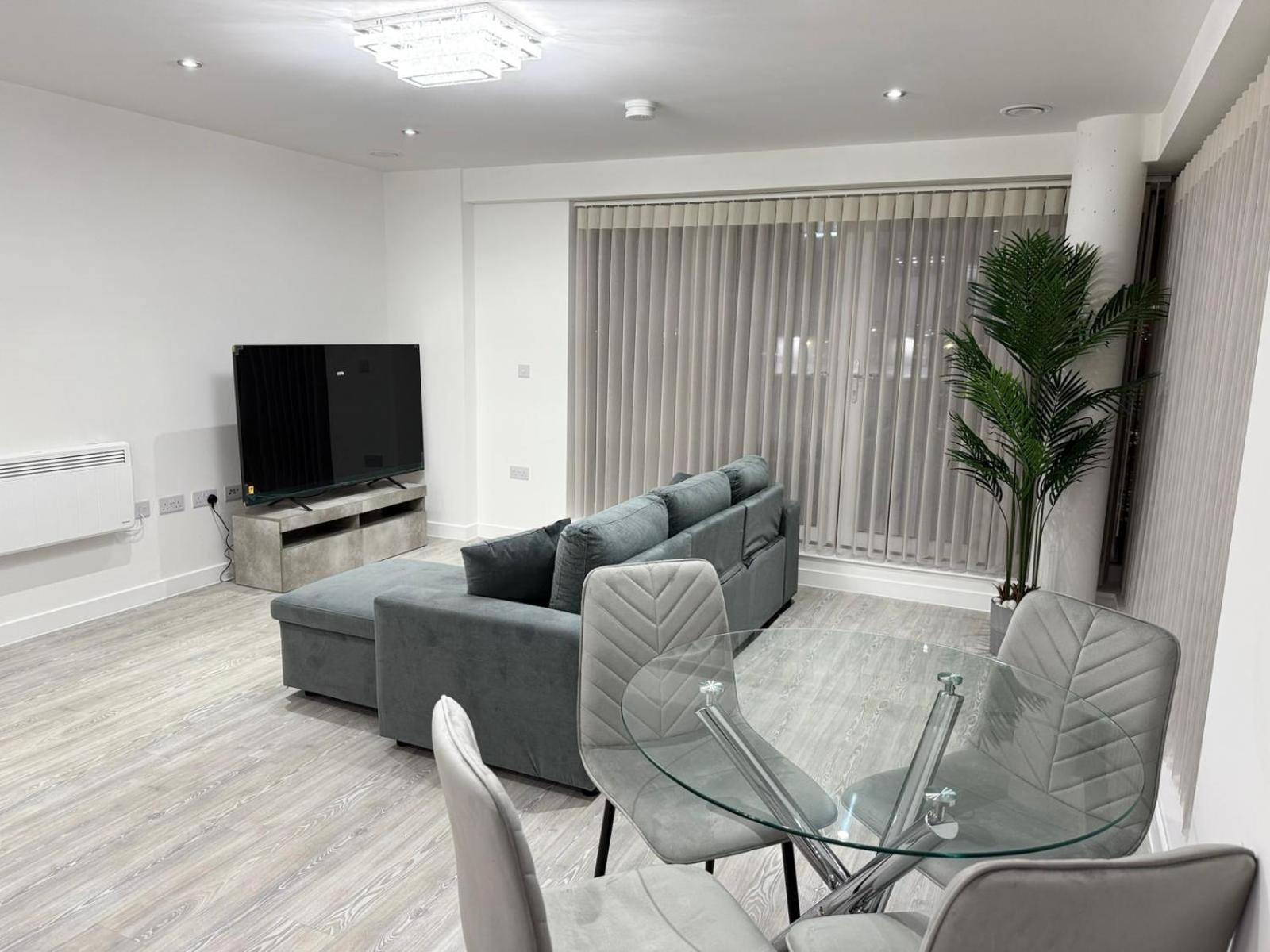 Serenity Waterfront 2 Bed Apartment Northfleet Bagian luar foto
