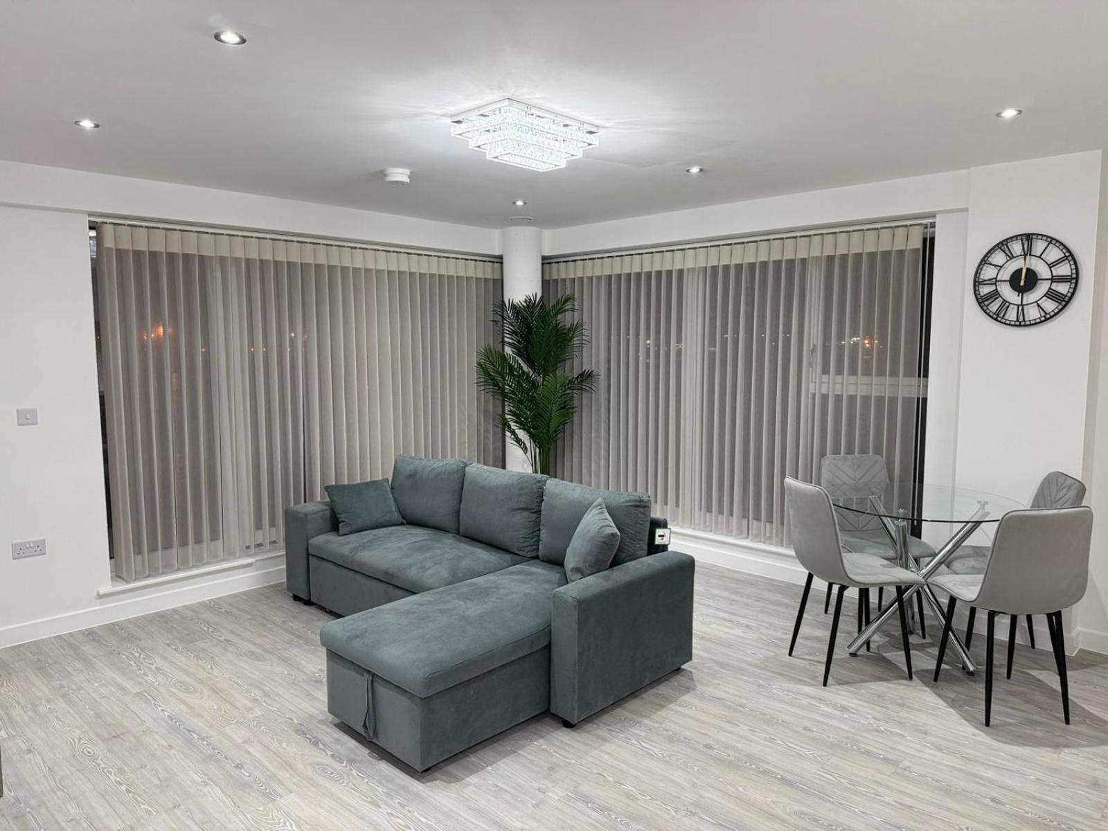 Serenity Waterfront 2 Bed Apartment Northfleet Bagian luar foto