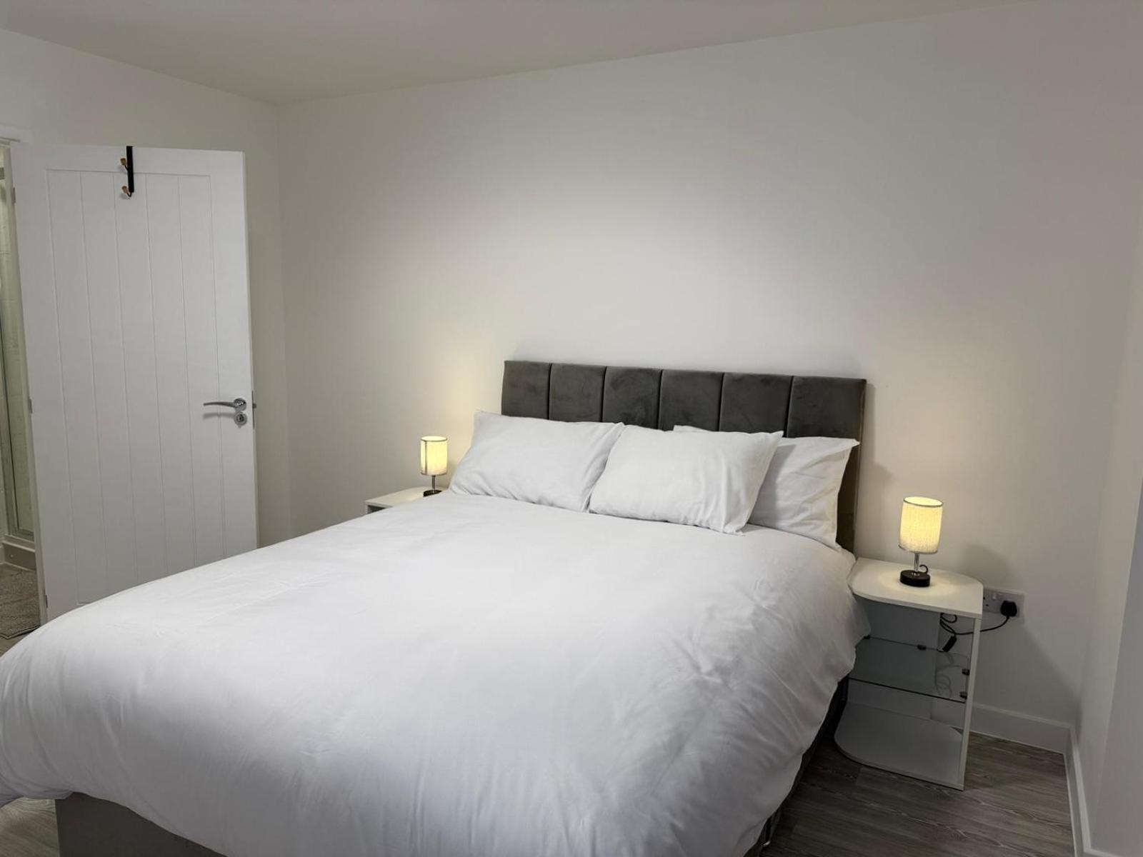 Serenity Waterfront 2 Bed Apartment Northfleet Bagian luar foto
