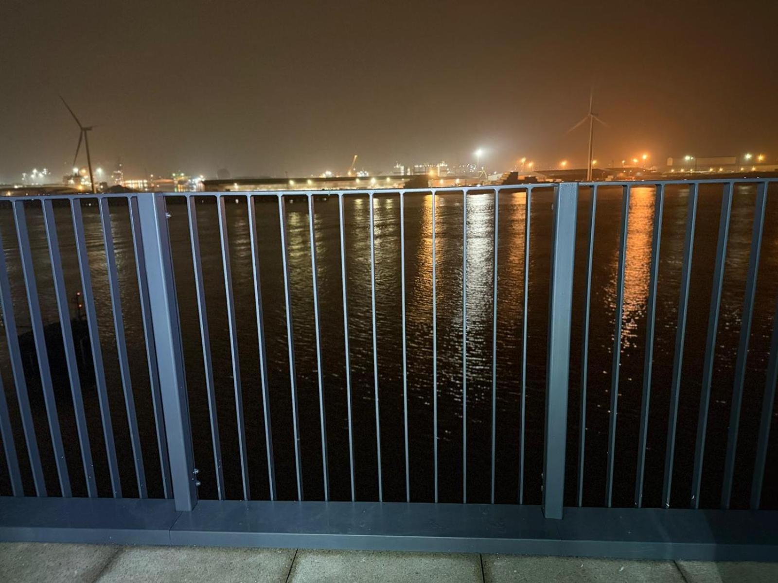 Serenity Waterfront 2 Bed Apartment Northfleet Bagian luar foto