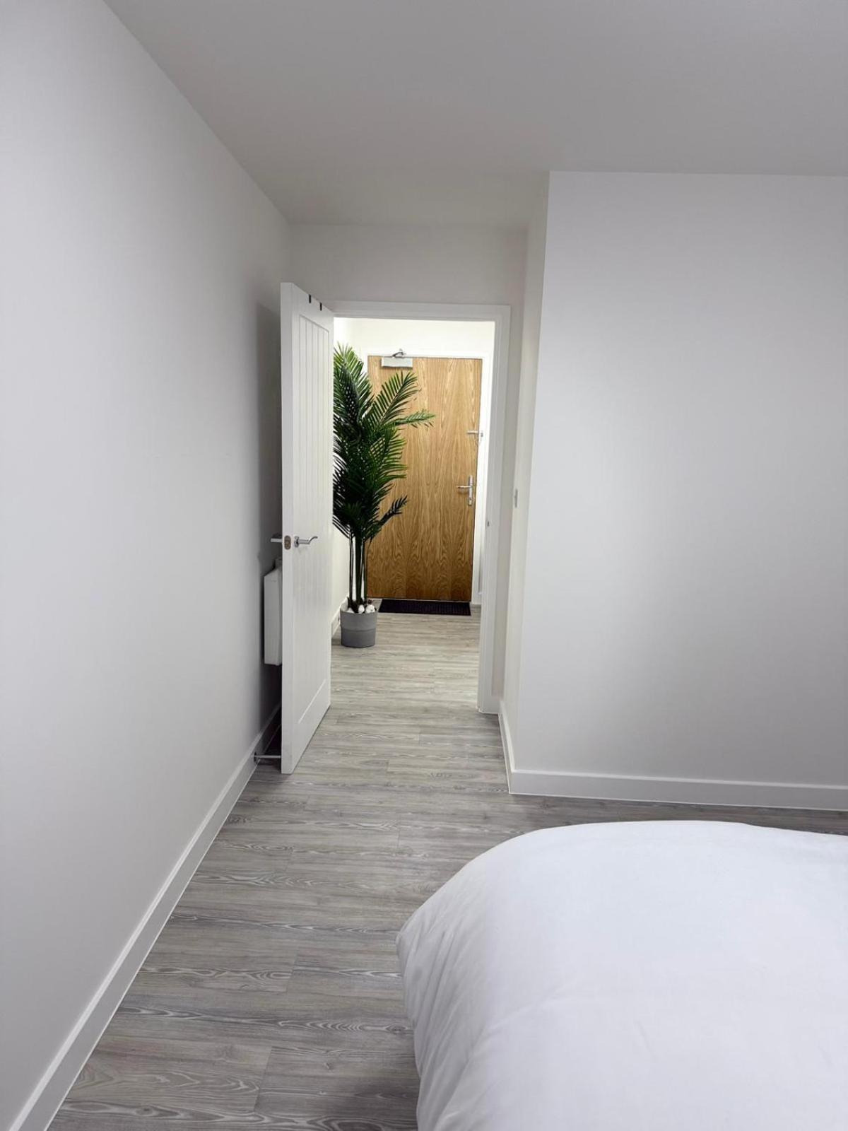 Serenity Waterfront 2 Bed Apartment Northfleet Bagian luar foto