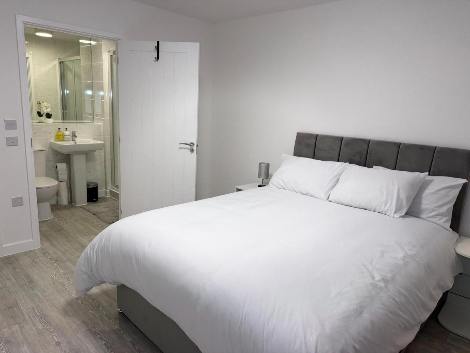 Serenity Waterfront 2 Bed Apartment Northfleet Bagian luar foto