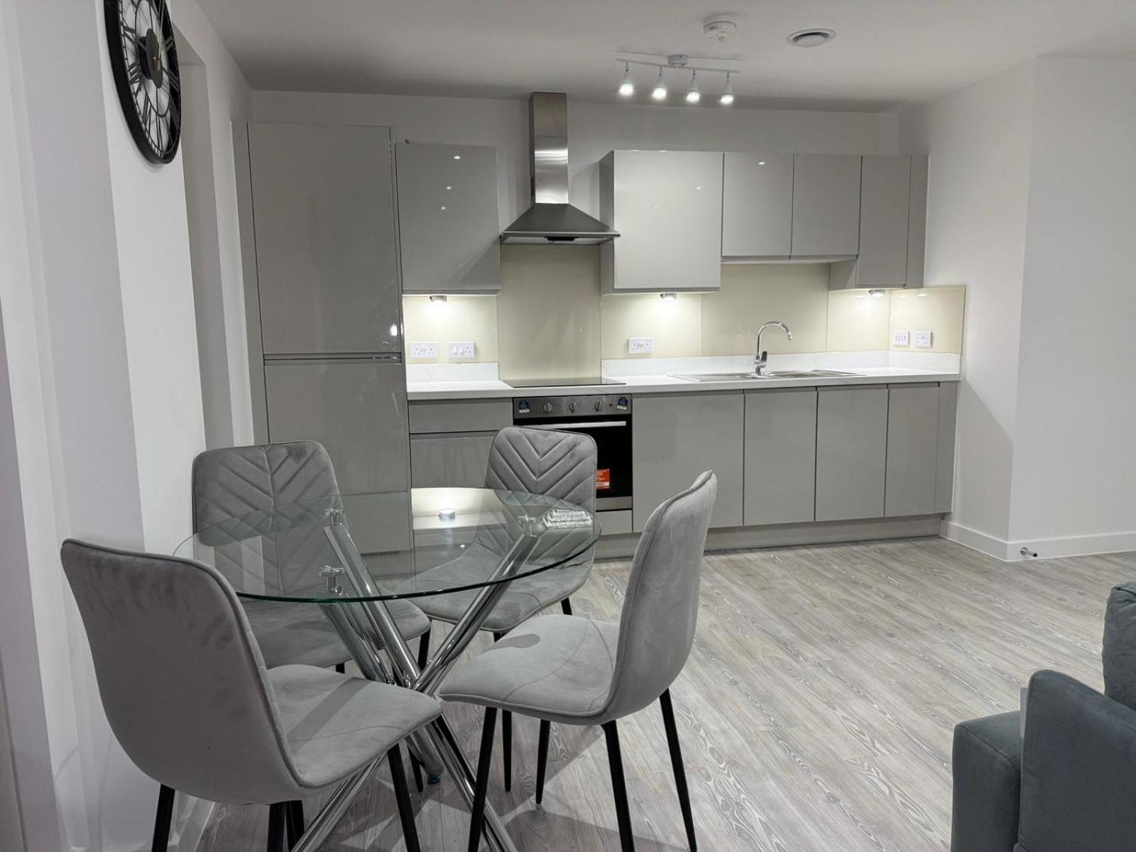 Serenity Waterfront 2 Bed Apartment Northfleet Bagian luar foto